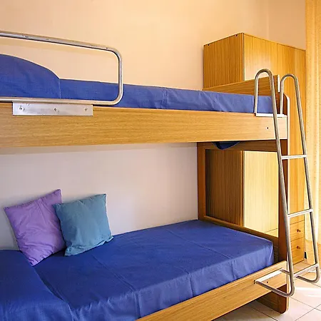 Isi Apartment